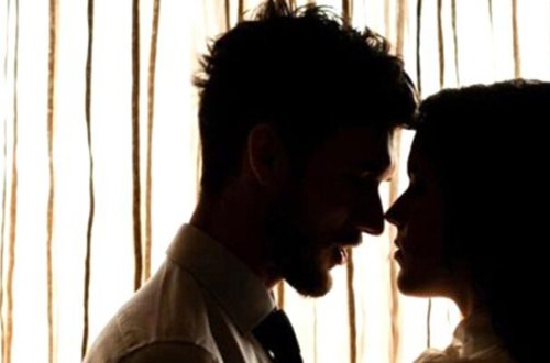 Sevişmə zamanı 9-cu mərtəbədən yıxıldılar - Qız öldü, oğlan qaçdı