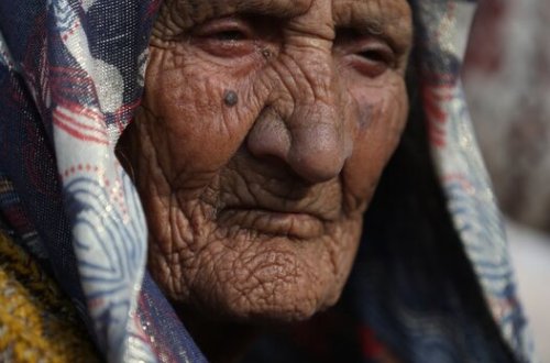 Kiçik nəvəsi ilə arasında 113 yaş fərq olan - Bir əsr yaşamış Fatma nənə - FOTOLAR