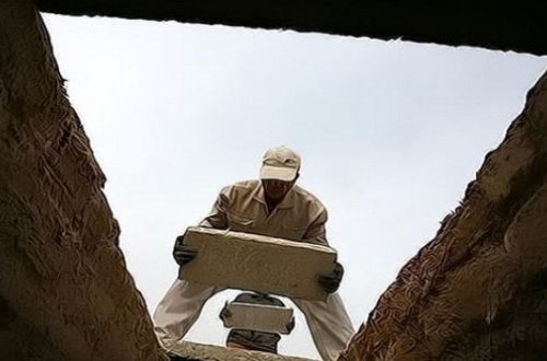 Qəbrə qoyulan andan meyit dirilirmi? - Açılan qəbirlərdən şok görüntü+VİDEO