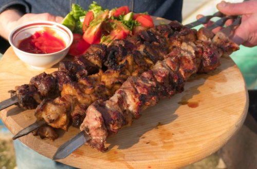 Медики признали шашлык крайне опасным для здоровья