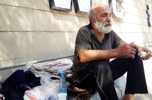 “Anam, bacım, yeznəm qəzaya düşdülər, evimi satıb ehsan verdim” – Video