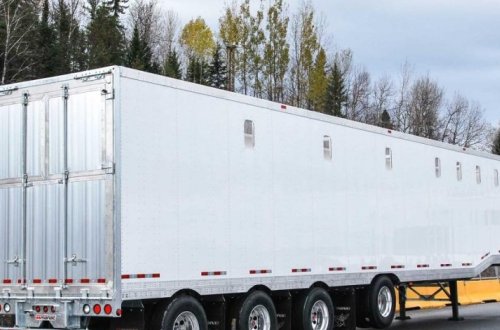 В Азербайджане изменена таможенная пошлина на импорт прицепов и полуприцепов