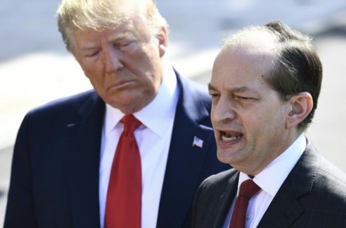 Nazir seks qalmaqalına görə istefa verdi