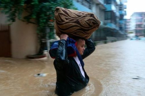 Более 60 человек погибли из-за наводнений и оползней в Непале - ФОТО