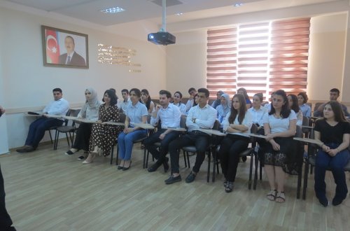 Binəqədi rayonunda “Diplomatiya Akademiyası” layihəsinin iştirakçıları ilə görüş təşkil edilib
