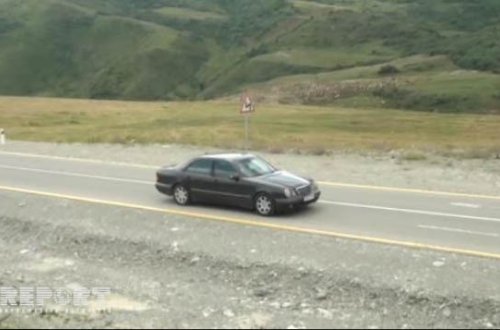 Azərbaycanda qəribə hadisə - Maqnit avtomobilləri geriyə çəkir + Video