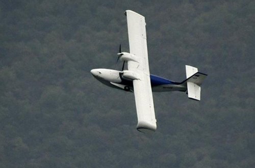 Çeçenistanda təyyarə evin üstünə düşdü - Yaralılar var