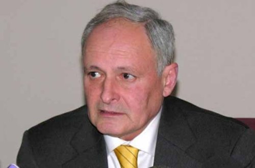 Səhiyyə Nazirliyinin tender müəmması: Nəyə görə bu şirkət?