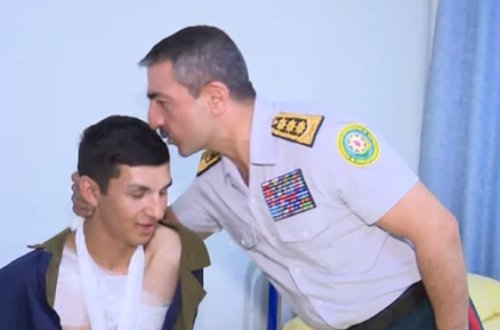 Elçin Quliyev ermənilərin vurduğu əsgərlə görüşdü – Video