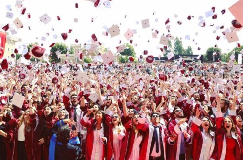 İstanbulun mərkəzində bir dünya universiteti-VİDEO-FOTO