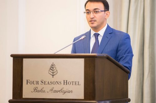 “Skolkovo” İnnovasiya Mərkəzinin və “St.Gallen Universiteti”nin professorlarının iştirakı ilə nazir müavinləri üçün təlim keçirilir