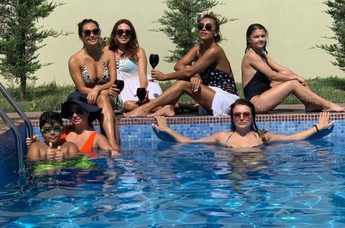 Röyanın hovuzda çəkilən FOTOsu yayılıb
