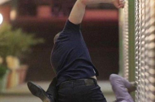 Bakıda avtobus sürücüləri arasında əlbəyaxa dava - Sərnişinlər düşürüldü