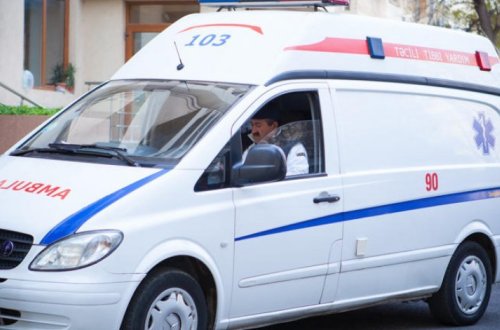 В Баку машина сбила пешехода