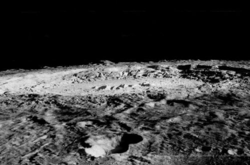 На Луне может быть куда больше воды, чем предполагали ученые