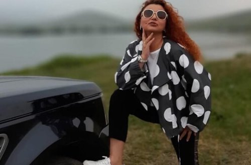 Qızı modellik edən azərbaycanlı aktrisadan EHTİRASLI POZLAR - FOTO