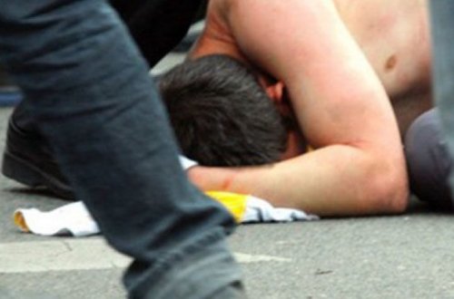 В Баку работники центра отдыха избили клиента