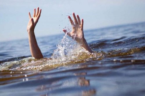 В Сумгайыте мужчины упал в море