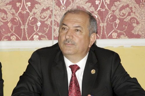 “Ağzında saqqız xanımlarla “az” deyə müraciət edir” – Yasamal icra başçısına ittiham