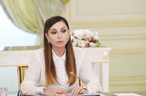 Mehriban Əliyevadan Bakıda sökülən bina ilə bağlı - TAPŞIRIQ