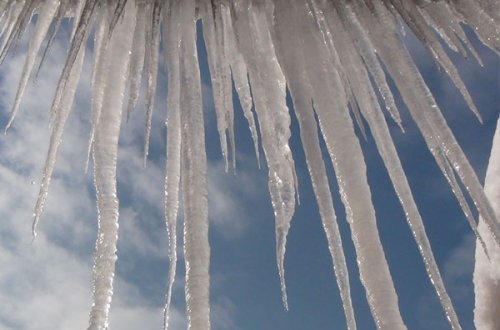 Azərbaycanın bu ərazisində yayın ən isti vaxtında da buz var (VİDEO)