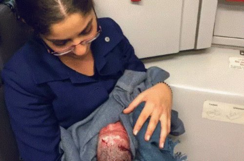 Hamilə qadın təyyarədə doğdu– Doğumu ekipaj üzvləri aparıb