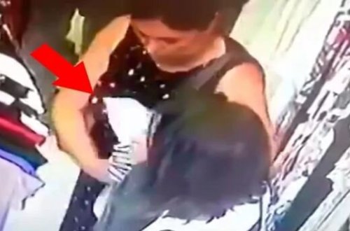 Bakıda qadının oğurluğu anbaan kameraya düşdü — VİDEO