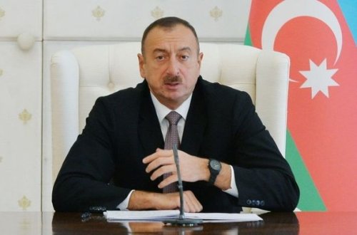 İlham Əliyev müşavirə keçirdi