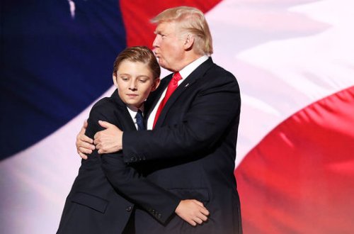 Monqolustandan Trampın oğluna hədiyyə