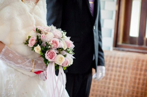17 yaşlı gəlini bakirə çıxmayan bəy toy gecəsi görün nə etdi - Azərbaycanda tükləri BİZ-BİZ EDƏN HA