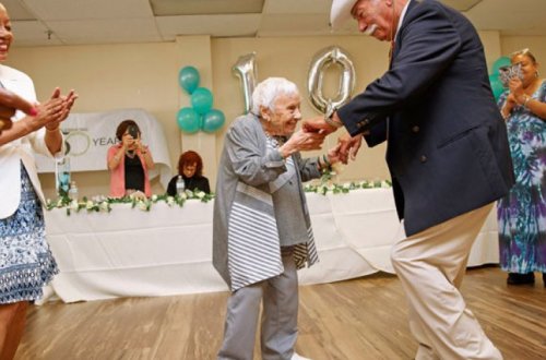 107-летняя бабушка раскрыла секрет долголетия, успокоив всех одиноких женщин – ФОТО