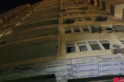 В Баку девушка выбросилась с шестого этажа, но выжила - ФОТО