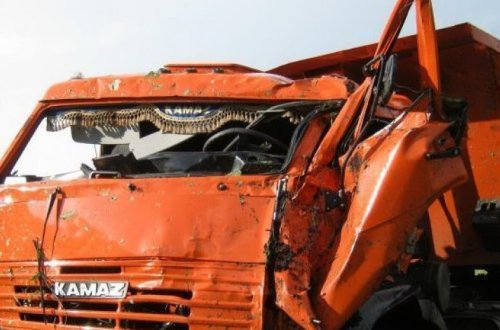 В регионе Азербайджана столкнулись два грузовика