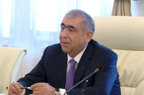 Nazirlik Saleh Məmmədovu məhkəməyə verir