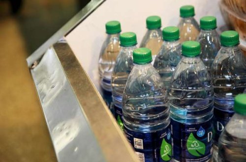 Hava limanında plastik qablarda su satışı qadağan edildi