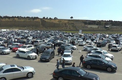Dəllallar maşın bazarında süni sistem yaradıblar - İDDİA