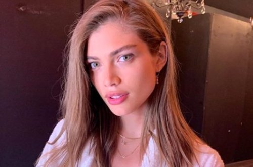 Gözəlliyi ilə heyran edən model 