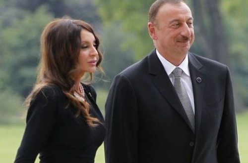 Ильхам Алиев и Мехрибан Алиева в Пираллахы - ОБНОВЛЕНО