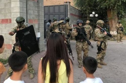 Киргизский спецназ провалил штурм дома Атамбаева: 1 убитый, 43 раненных - ВИДЕО