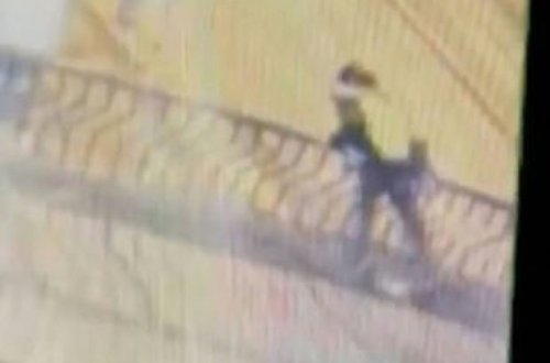 Ölümcül ehtiras: sevgililərin körpü qırağında öpüşü sonuncu oldu – VİDEO