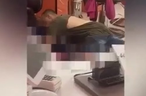 Əvvəl arvadını öldürdü daha sonra cəsədini qucaqlayıb ağladı - ŞOK VİDEO