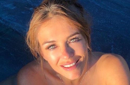 Model hovuza ÇILPAQ HALDA girdi - FOTOsunu çəkib paylaşdı