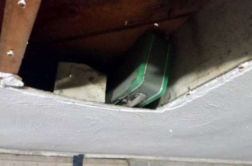 Təmir zamanı tapdığı qutunu açdı - Həyatının şokunu yaşadı