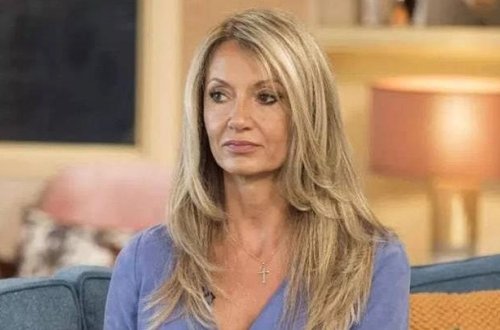 Britaniya polisi öz həyətində çılpaq gəzən modeli izləyibmiş - FOTOVİDEO