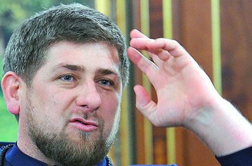 Kadırov oyun zamanı mikrafonla hakimi söydü - VİDEO