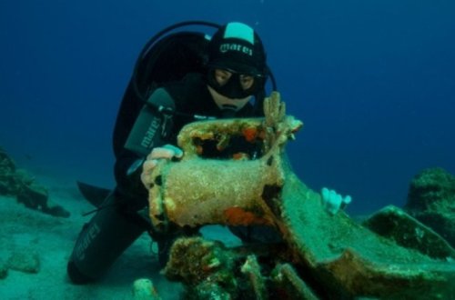 Археологи нашли якорь огромного корабля древних греков