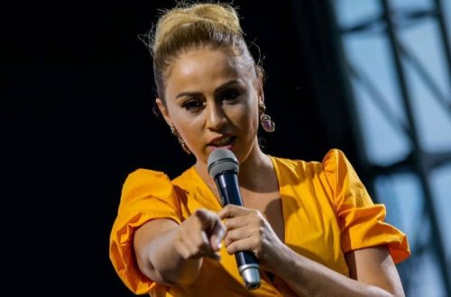 На засветившуюся в декольте Розу Зяргярли обрушилась критика - ВИДЕО