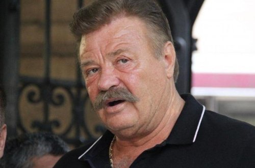 Nuri Alço 33 yaş kiçik nişanlısı ilə - FOTO