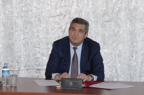 İcra başçısı şəhid ailəsinə iylənmiş Qurban əti göndərdi (VİDEO)