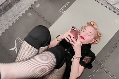 60-летняя Мадонна показала идеальную растяжку - ВИДЕО